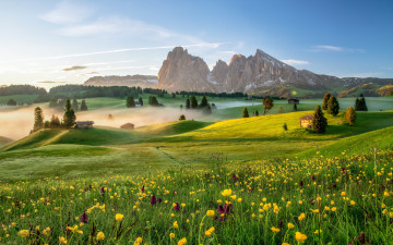 Картинка природа пейзажи туман горы альпе-ди-сьюзи доломитовые альпы италия утро