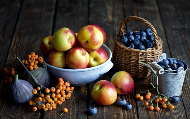 Обои картинки фото еда, фрукты,  ягоды, нектарин, черника, инжир