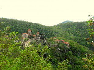 Картинка города дворцы замки крепости лес горы замок