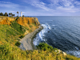 обоя lighthouse, природа, маяки, маяк, обрыв, пляж, мыс, океан