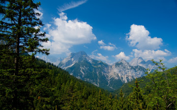 Картинка amazing landscape природа горы синева облака леса небо