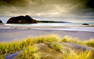 Картинка sea shore природа побережье дюны песок пляж тучи скалы море трава