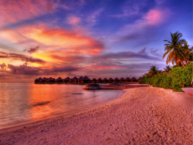 Обои картинки фото maldives, place, for, romantics, природа, тропики, океан, пляж, пальмы, бунгало, мальдивы