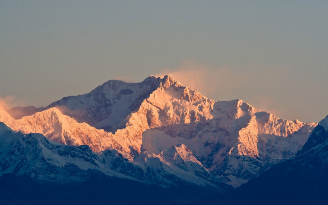 Обои картинки фото kangchenjunga, природа, горы, снега, вершина