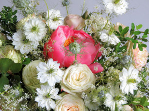Картинка цветы букеты +композиции букет пионы спирея розы