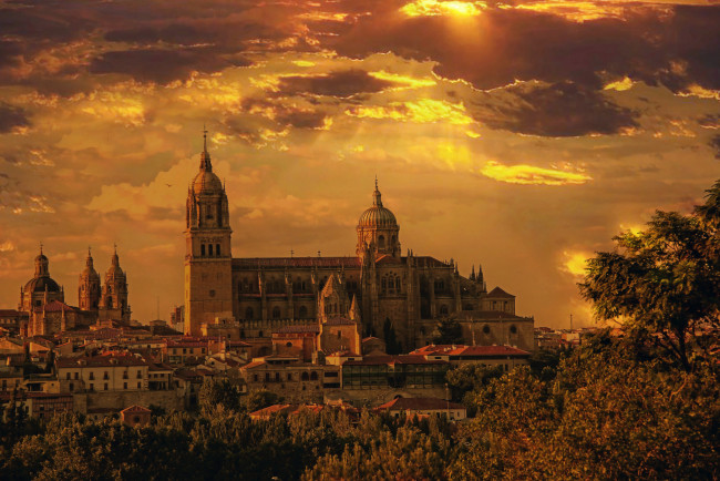 Обои картинки фото atardecer en salamanca, города, - католические соборы,  костелы,  аббатства, испания, собор