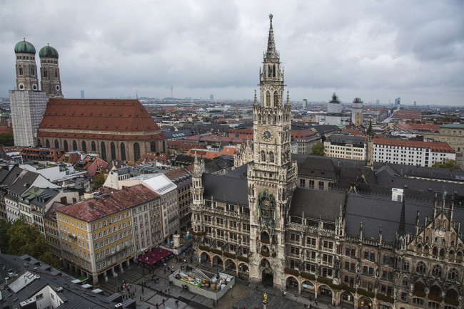 Обои картинки фото marienplatz  munich  germany, города, мюнхен , германия, шпиль