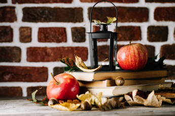 Картинка еда Яблоки листья книги яблоки осень осенние плоды