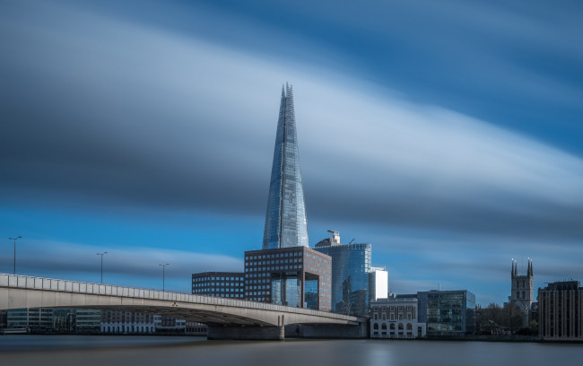 Обои картинки фото shard on speed,  london, города, лондон , великобритания, река, мост