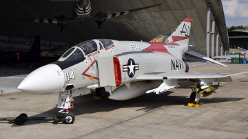 обоя mcdonnell douglas f-4j phantom ii, авиация, боевые самолёты, f4, mcdonnell, douglas, истребитель, перехватчик, бомбардировщик, phantom