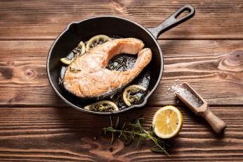 Картинка еда рыбные+блюда +с+морепродуктами розмарин форель рыба лимон соль
