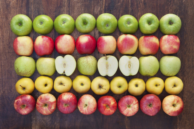 Обои картинки фото еда, яблоки, ассорти, урожай