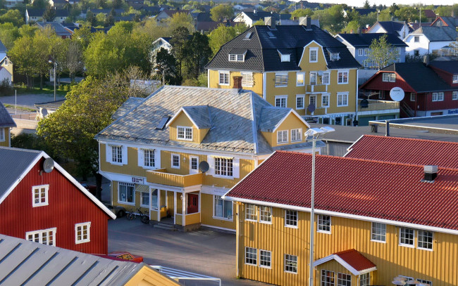 Обои картинки фото норвегия, нур, трёнделаг, викна, города, здания, дома, улицы