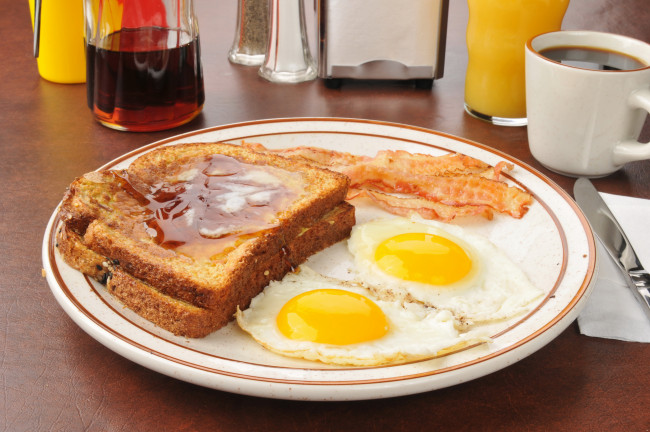 Обои картинки фото еда, Яичные блюда, кофе, бутерброд, яичница