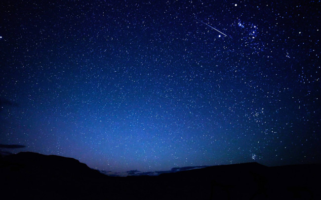Обои картинки фото космос, звезды, созвездия, ночь, небо, метеор, холмы