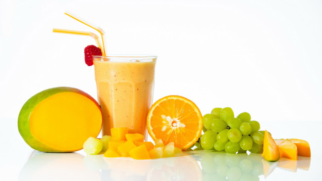 Обои картинки фото еда, напитки, виноград, манго, апельсин, смузи