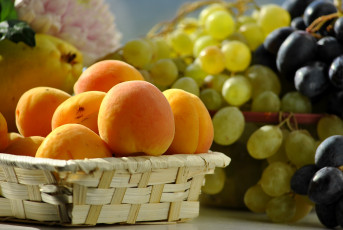 Картинка еда фрукты +ягоды абрикос виноград