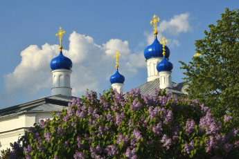 Картинка города -+православные+церкви +монастыри сирень купола