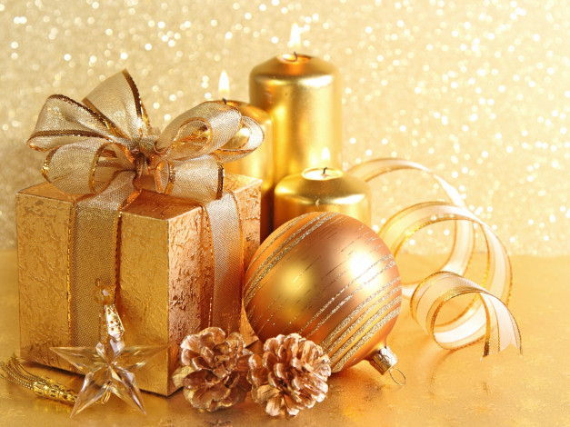 Обои картинки фото праздничные, - разное , новый год, подарок, коробка, шарик, свечи, шишки, звезда, лента