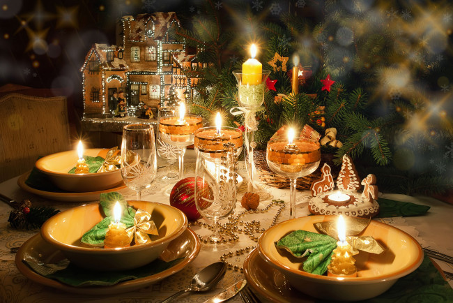 Обои картинки фото праздничные, - разное , новый год, бокалы, свечи, сервировка, стол, украшения