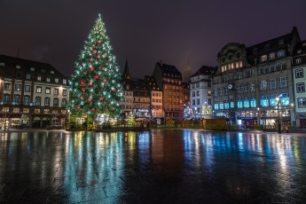 Картинка праздничные Ёлки елка украшение страсбург ночь новый год гирлянда площадь дома франция зима праздник