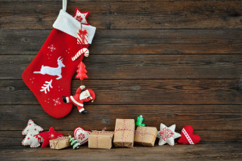 Картинка праздничные подарки+и+коробочки рождественский носок подарки фигурки