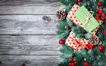 Картинка праздничные подарки+и+коробочки шишки подарки ветки