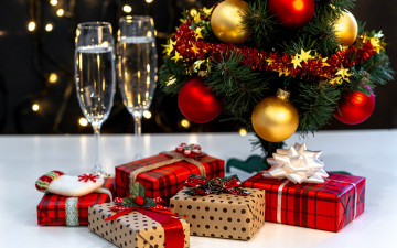 обоя праздничные, подарки и коробочки, шарики, подарки, мишура, шампанское