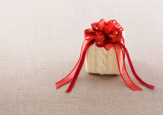 Картинка праздничные подарки+и+коробочки банты ленты