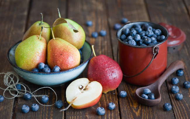 Обои картинки фото еда, фрукты,  ягоды, голубика, груши