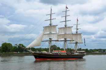 обоя stad amsterdam, корабли, парусники, вымпел, паруса, мачты, корабль