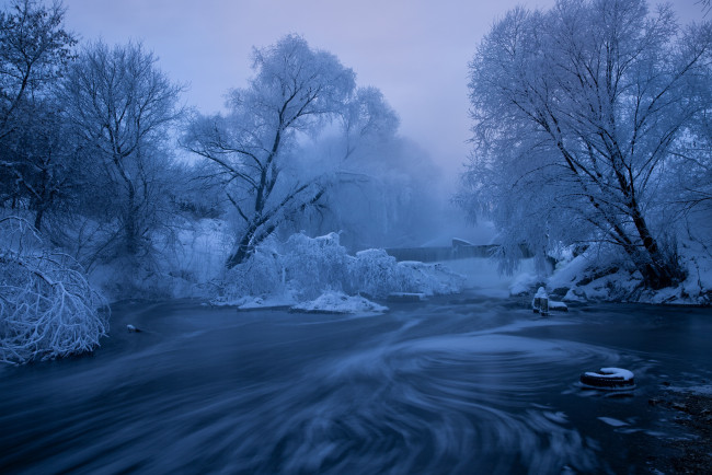 Обои картинки фото природа, реки, озера, утро, водопад, река, деревья, иней, зима