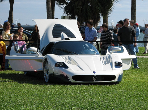 Обои картинки фото maserati, mc12, автомобили, выставки, уличные, фото