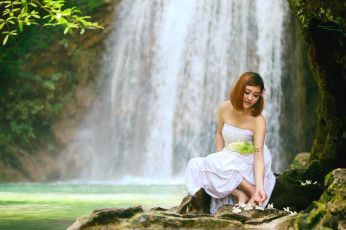 Картинка девушки -unsort+ азиатки водопад