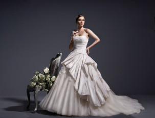 Картинка девушки -unsort+ невесты невеста шатенка цветы стул платье