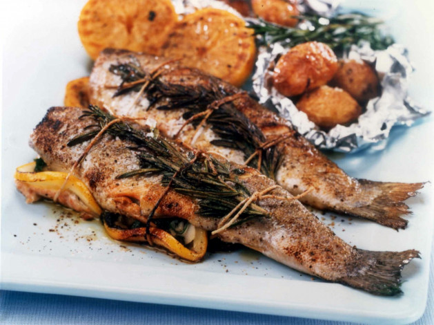 Обои картинки фото еда, рыбные блюда,  с морепродуктами, форель