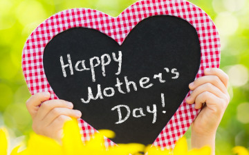 Картинка праздничные день+матери сердце надпись