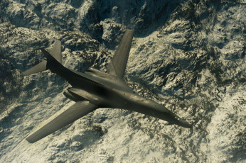 Картинка авиация боевые+самолёты сверхзвуковой ландшафт полет бомбардировщик стратегический