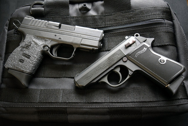 Обои картинки фото оружие, пистолеты, walther, ppks, 22, 9mm, springfield, xds