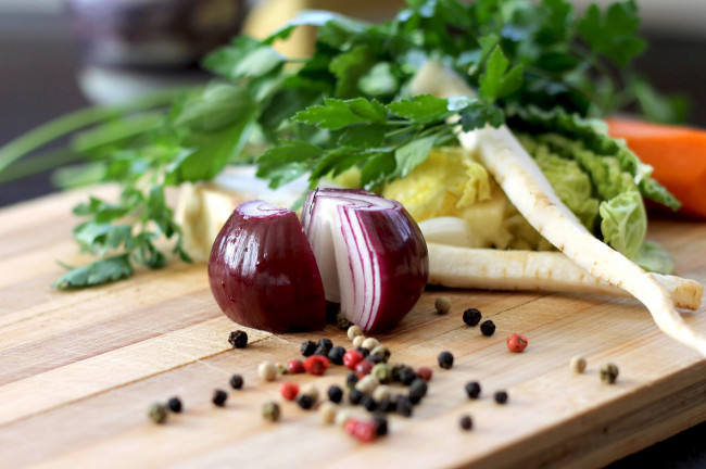 Обои картинки фото еда, овощи, лук, петрушка, капуста, перец