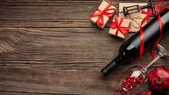 Обои картинки фото праздничные, подарки и коробочки, вино, подарки, гранат