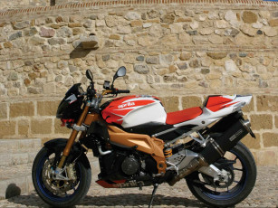 Картинка мотоциклы aprilia