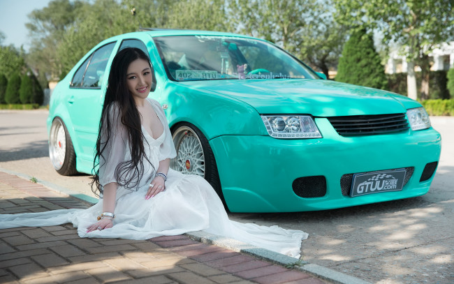 Обои картинки фото автомобили, -авто с девушками, взгляд, фон, азиатка, автомобиль, девушка