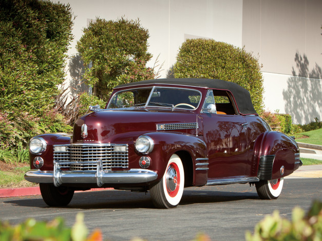 Обои картинки фото cadillac sixty-two convertible coupe 1941, автомобили, классика, тюнинг, бордовый, sixty-two, cadillac