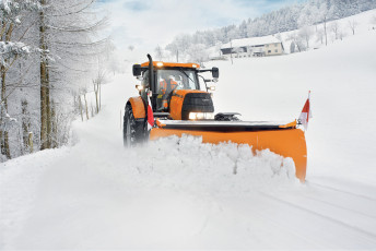 Картинка техника снегоуборочная+техника трактор колесный