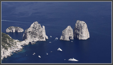 Картинка faraglioni capri island природа моря океаны панорама яхты скалы море