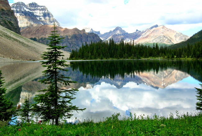Обои картинки фото haiduklake, природа, реки, озера, горы, вершины, озеро, лес