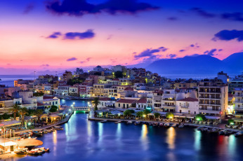 Картинка города -+панорамы горы побережье море mirabello греция лодки пальмы мост река дома пейзаж фонари огни ночь