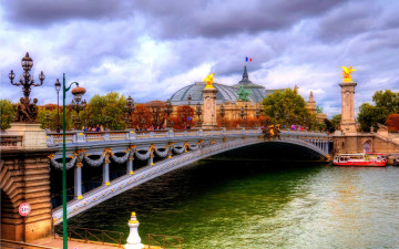Картинка города париж+ франция париж столица река мост фонари купола тучи
