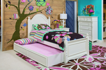 Картинка интерьер детская комната подушки кровать